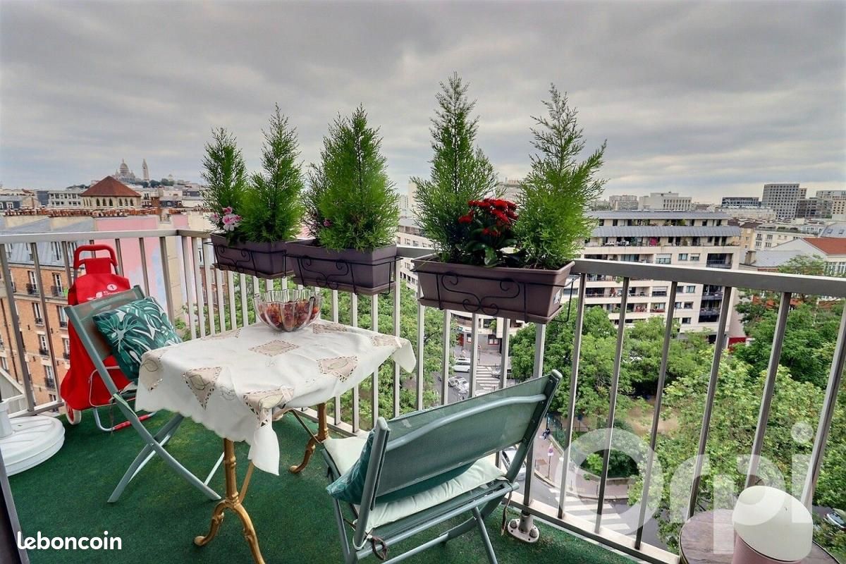 3 bedrooms Apartment in Paris, France No. 174041