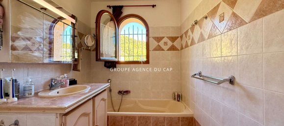 4 غرف نوم فيلا في Roquebrune-sur-Argens, France رقم 362653 9