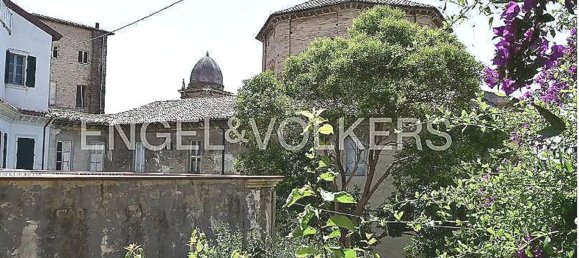 Дом с 10 комнатами в Анкона, Италия № 104698 43