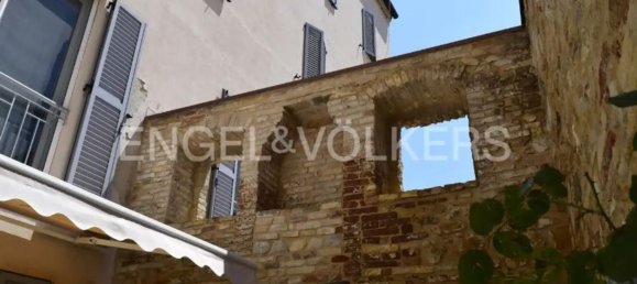 Дом с 10 комнатами в Анкона, Италия № 104698 22