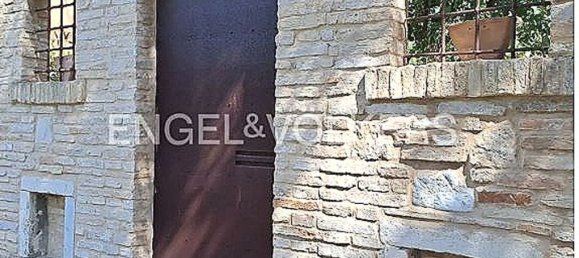 Дом с 10 комнатами в Анкона, Италия № 104698 47