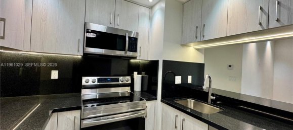 2 dormitorios propiedad comercial en alquiler en Miami, Miami-Dade, Florida, USA № 614284 5