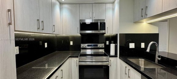 2 dormitorios propiedad comercial en alquiler en Miami, Miami-Dade, Florida, USA № 614284 3
