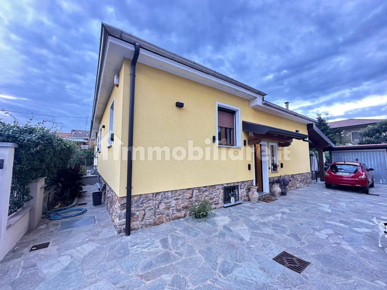 2 bedrooms Villa in Novara, Italy No. 375534