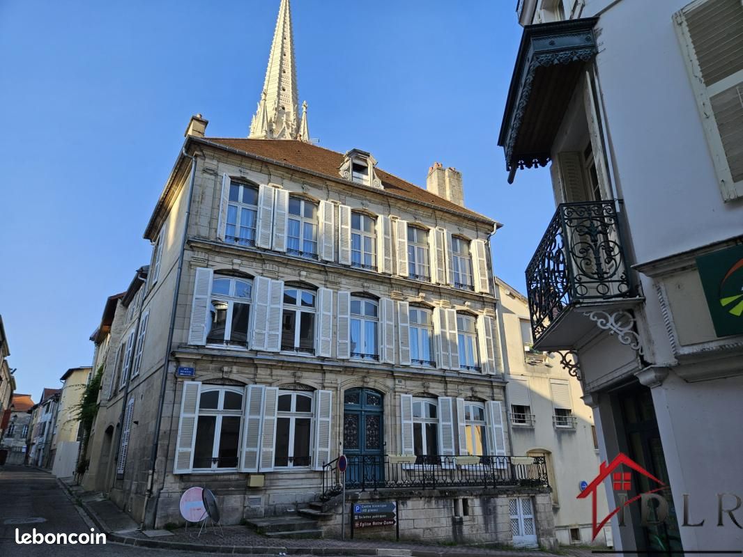 Oficina de 6 dormitorios en Joinville, France No. 39391