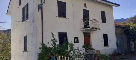 Квартира с 4 комнатами в Генуя, Италия № 298016 2