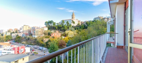 4-salle Appartement à Chieti, Italy No. 35649 11