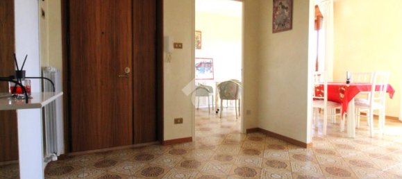 Apartamento de 3 dormitorios en Campobasso, Italy No. 305681 3
