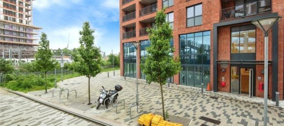 2 bedrooms Apartment in Southall, United Kingdom No. 11107 11