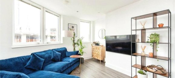 2 bedrooms Apartment in Southall, United Kingdom No. 11107 2