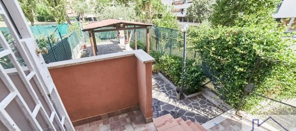 2 rooms Apartment in Rome, Italy No. 270667 13