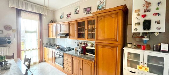 Apartamento de 4 dormitorios en Alseno, Italy No. 357353 2