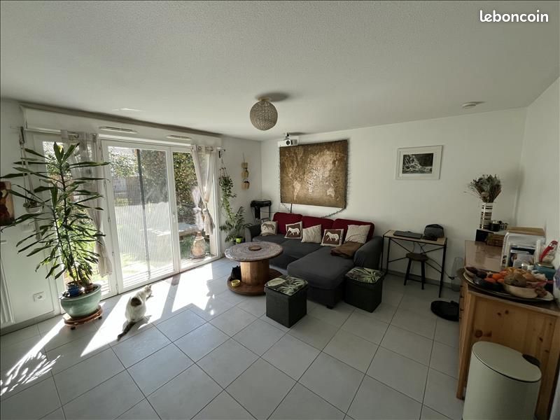 Dúplex de 2 dormitorios en Aucamville, France No. 288194