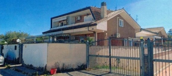 Villa de 5 divisões em Ardea, Italy N.º 100905 15