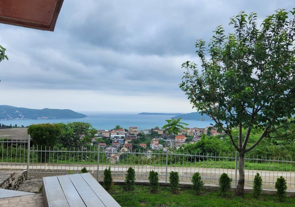 2 bedrooms House in Herceg Novi, Montenegro No. 1732