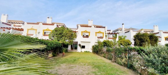 3 غرف نوم تاون هاوس في Estepona, Spain رقم 97368 2