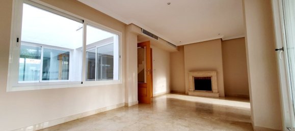 3 غرف نوم تاون هاوس في Estepona, Spain رقم 97368 3