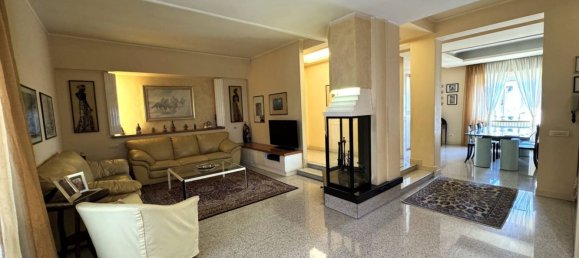 8 rooms Apartment in Fermo, Italy No. 183090 3