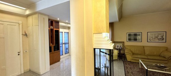 8 rooms Apartment in Fermo, Italy No. 183090 5