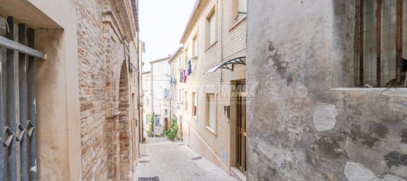 4 rooms House in Montegranaro, Italy No. 6513 16