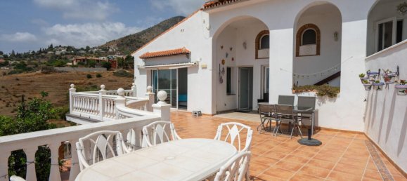 7 bedrooms Villa in Alameda, Spain No. 173029 8