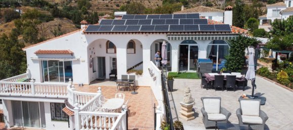 7 bedrooms Villa in Alameda, Spain No. 173029 4