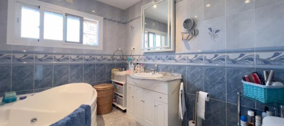 7 bedrooms Villa in Alameda, Spain No. 173029 24