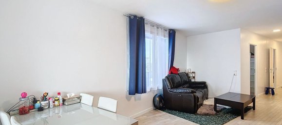 2 bedrooms Apartment in Nanterre, France No. 170190 3