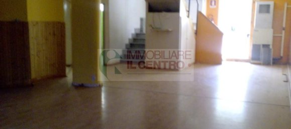 Gewerbliche Immobilie in Massa, Italy 300m², Nr. 39666 7