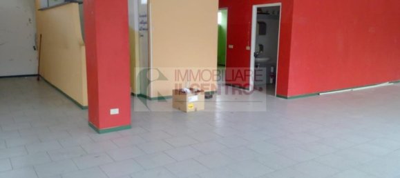 Gewerbliche Immobilie in Massa, Italy 300m², Nr. 39666 6