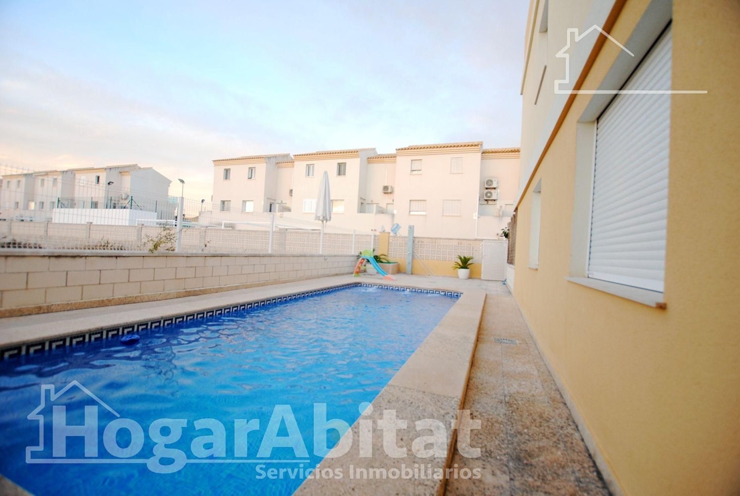 2 bedrooms Townhouse in Valencia, Spain No. 127150
