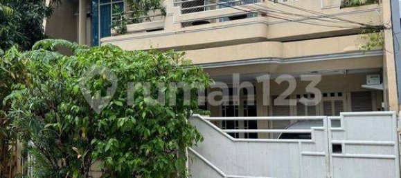5 bedrooms House in Jakarta, Indonesia No. 1808 14