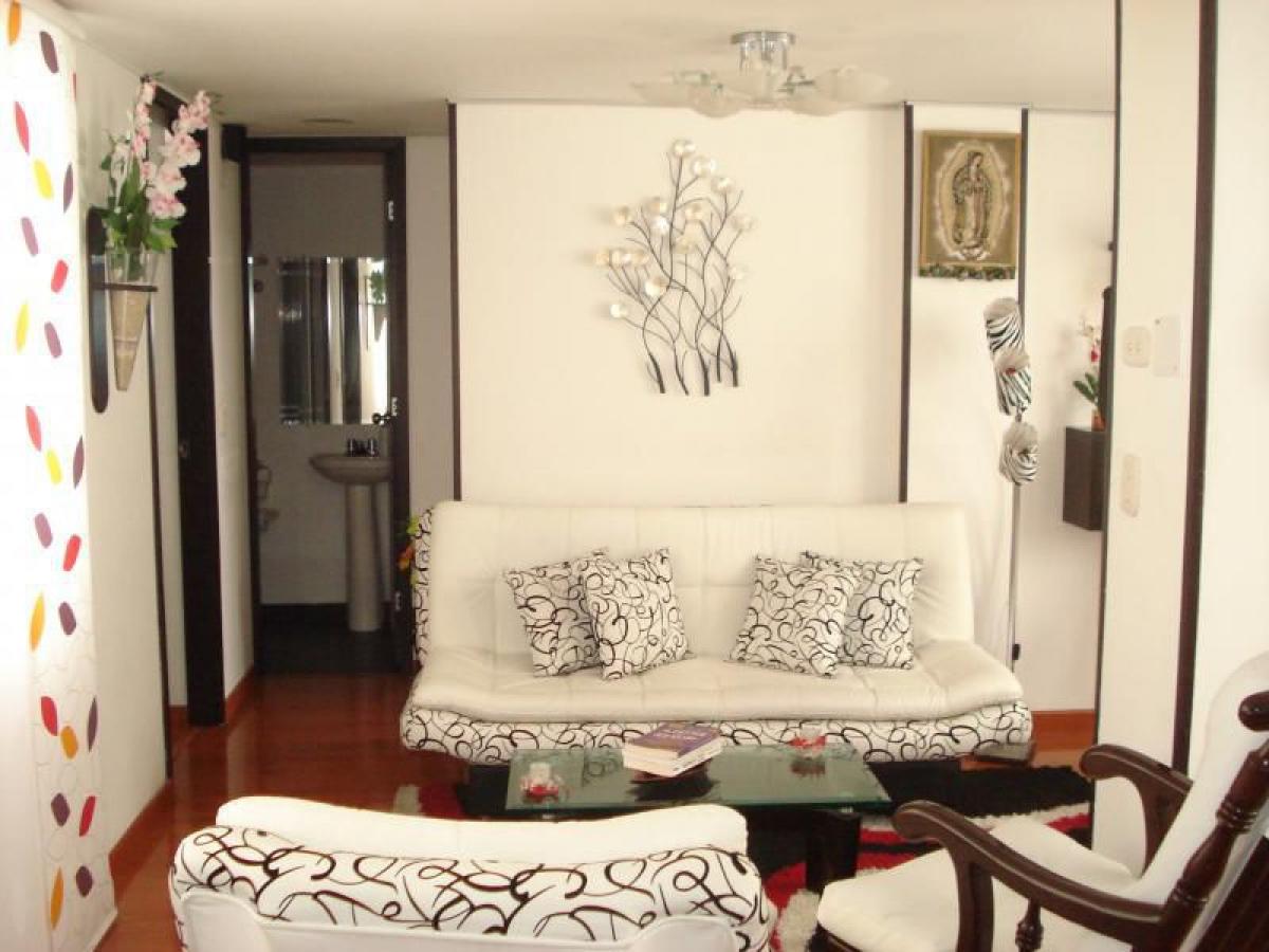 2 bedrooms House in Bogota, Colombia No. 12783