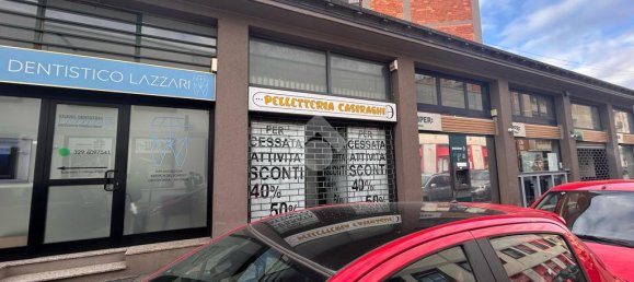 2-salle Propriété commerciale à Monza, Italy No. 208412 11