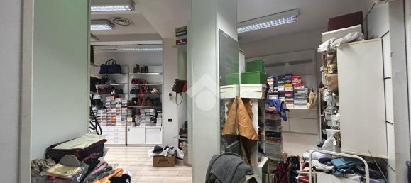 2-salle Propriété commerciale à Monza, Italy No. 208412 4