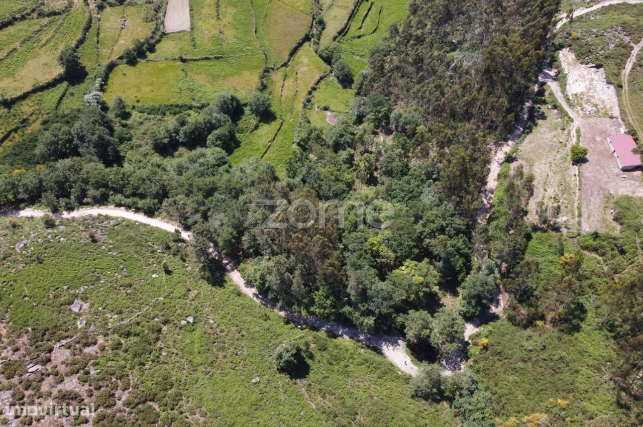 Земельный участок 4980м² в Аркуш ди Валдевеш, Португалия № 57795