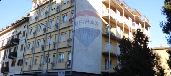 3 bedrooms Apartment in Luino, Italy No. 223351 2