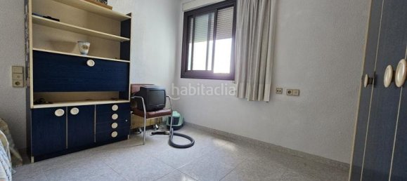 Apartamento de 3 dormitorios en València, Spain No. 31739 20