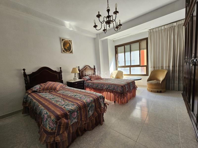 Apartamento de 3 dormitorios en València, Spain No. 31739