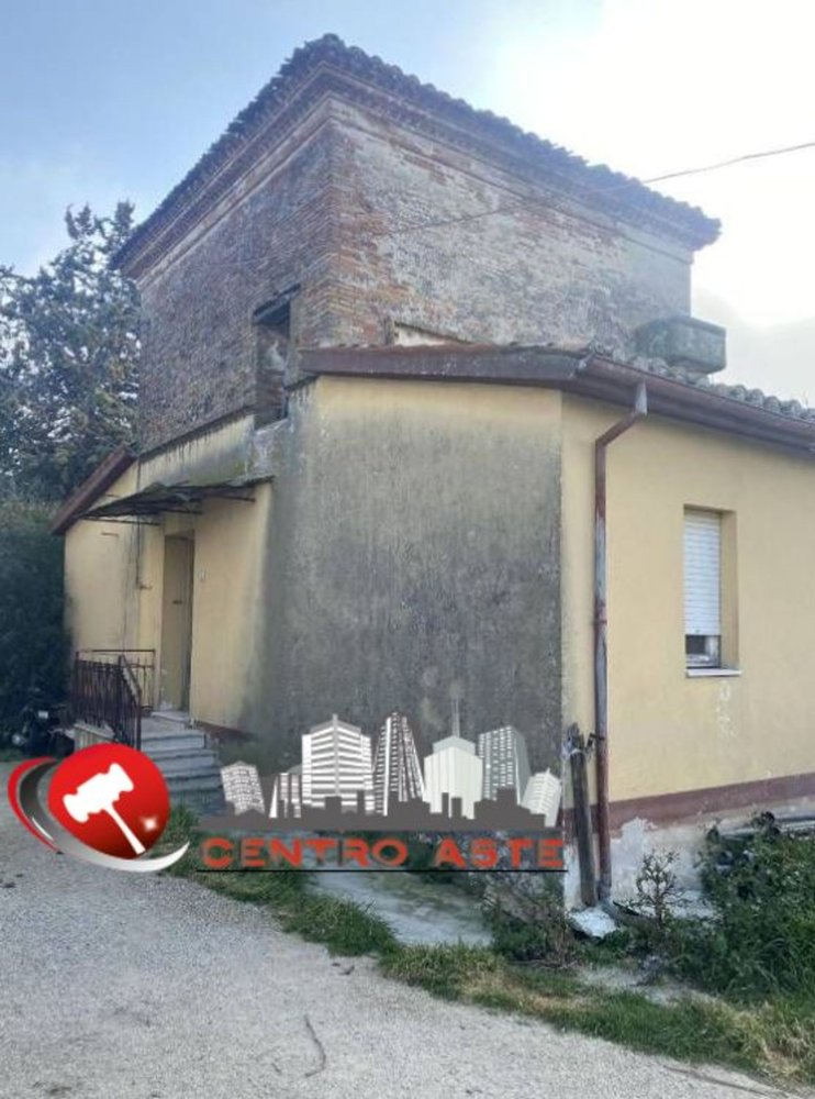 Дом с 3 комнатами в Розето дельи Абруцци, Италия № 289606