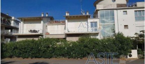 3 rooms Apartment in Ravenna, Italy No. 100147 6