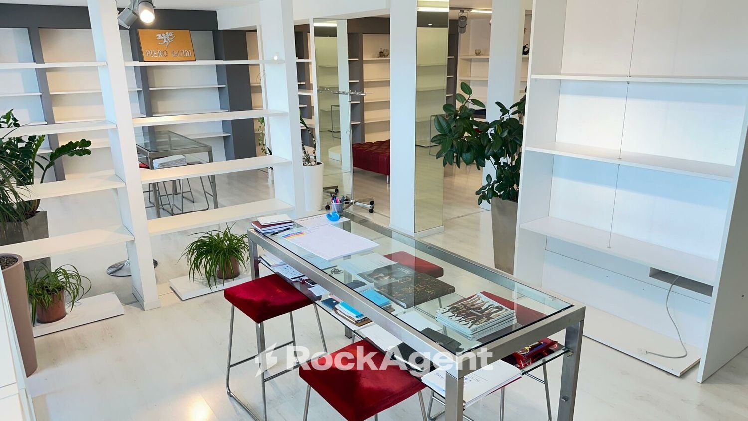 282m² Office in Noventa Padovana, Italy No. 331648