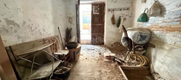 4 bedrooms House in Baeza, Spain No. 165929 3