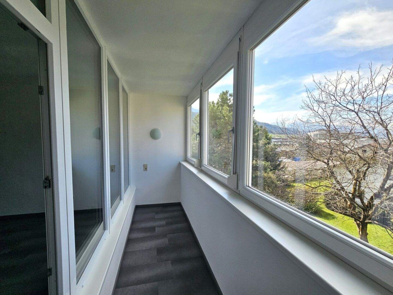 4غرفة شقة في Hall in Tirol, Austria رقم 204277