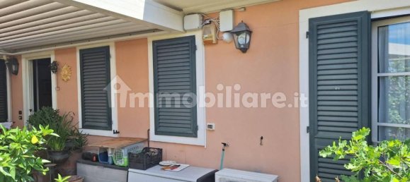 4 bedrooms Apartment in Porcari, Italy No. 82781 2