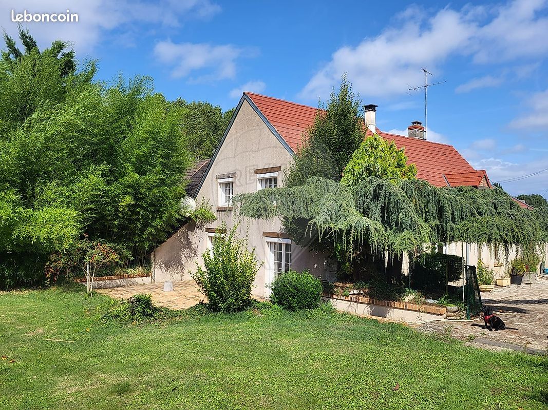 4 bedrooms House in Mareau-aux-Pres, France No. 157923