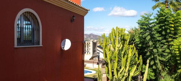 5 bedrooms Villa in Alhaurin de la Torre, Spain No. 134035 9