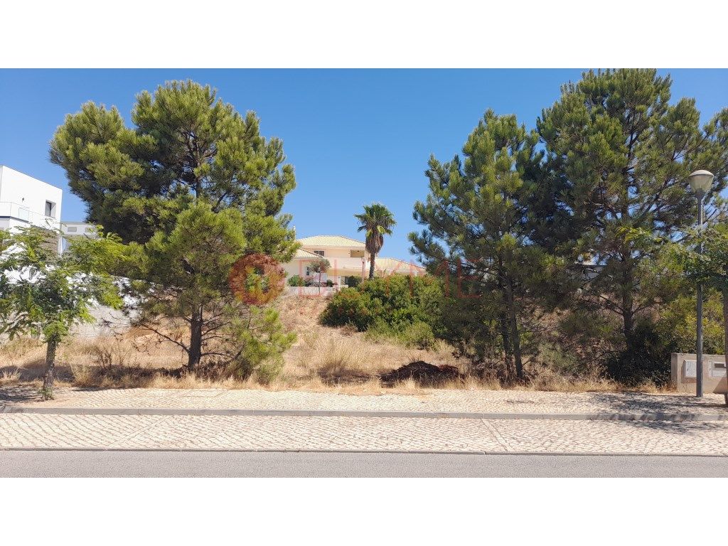 Terreno en Quarteira, Portugal 668 m² No. 135187