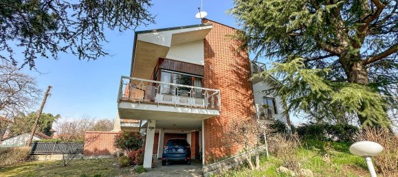 6 rooms Villa in Trofarello, Italy No. 116994 2