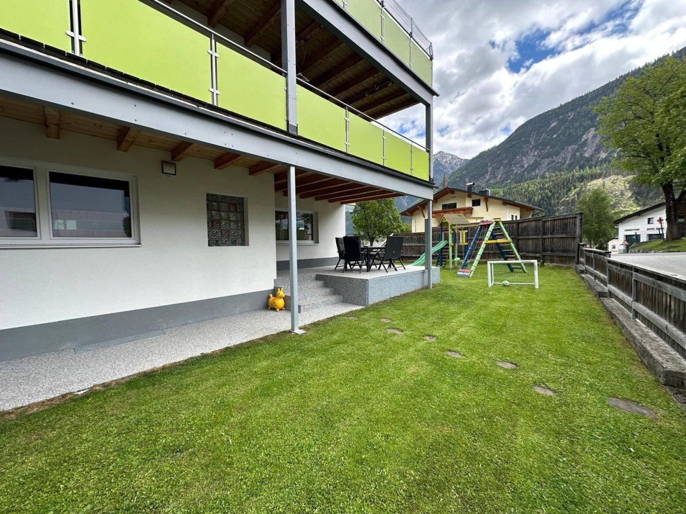4-salle Appartement à Elbigenalp, Austria No. 255611